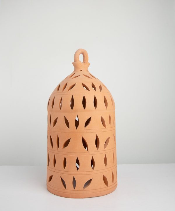 إنارة حمراء طويلة