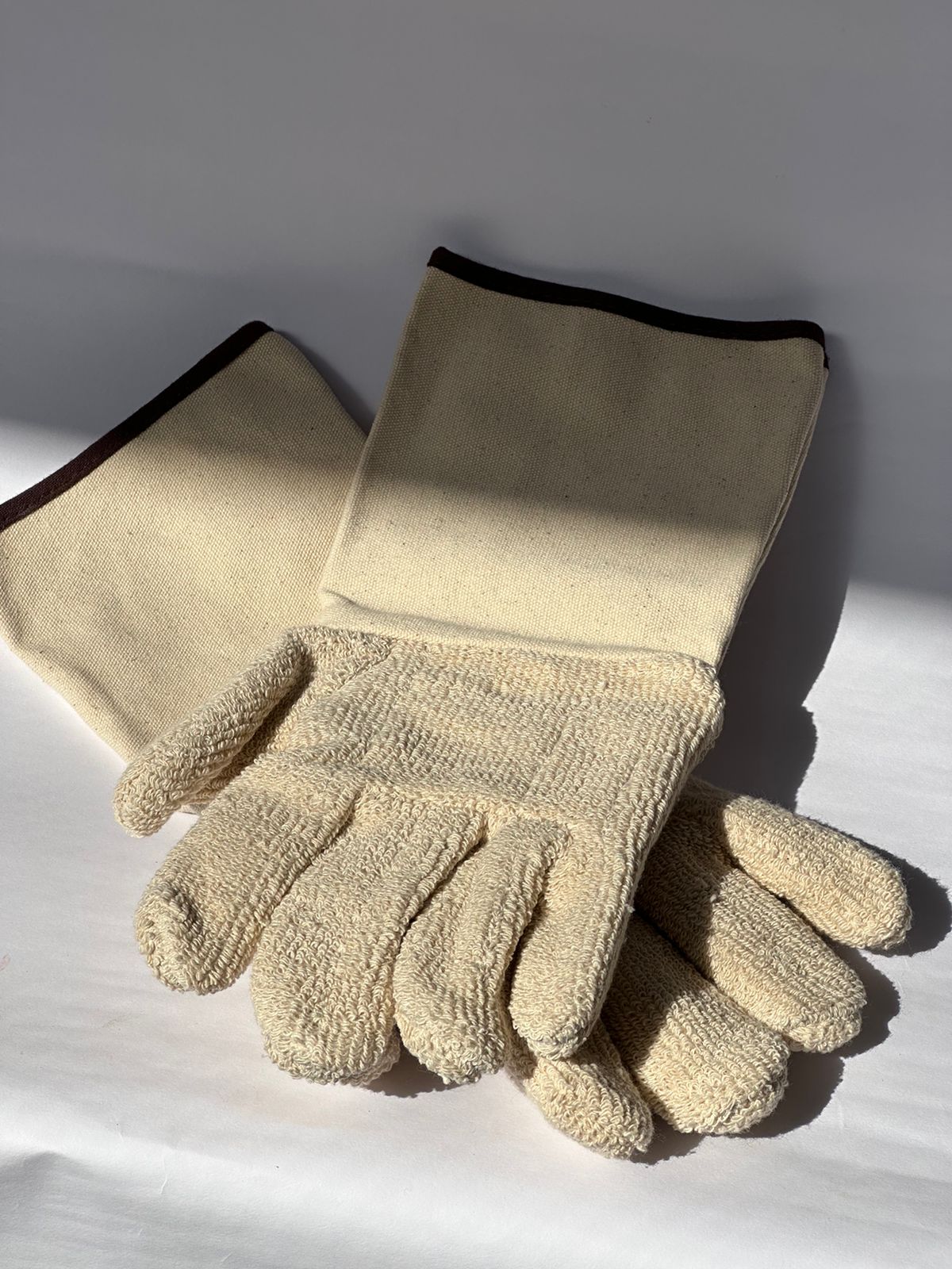 Gloves.قفازات